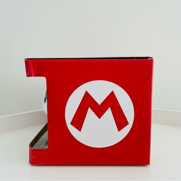 NEW Super Mario Boo Light Ghost Shaped Nintendo Night Light Collectable Lamp - Picture 3 of 5